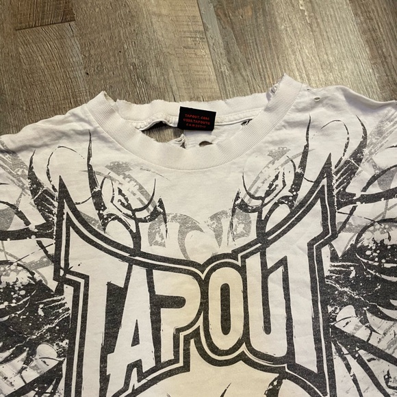 THRASHED tapout t-shirt mma tee graphic holes y2k - Picture 4 of 4